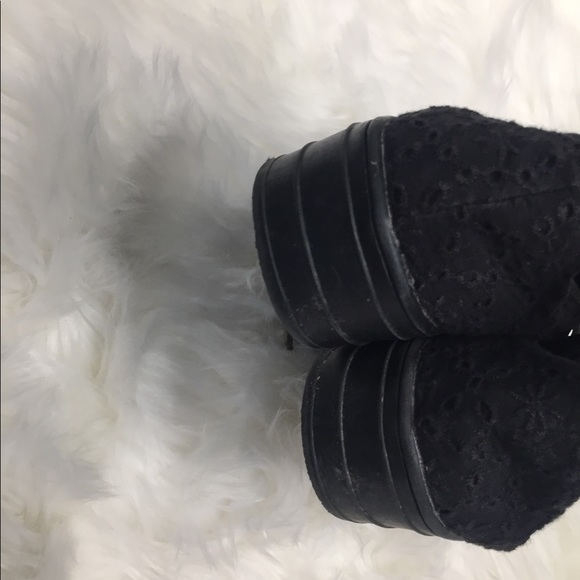 Laced Platforms - Picture 3 of 5